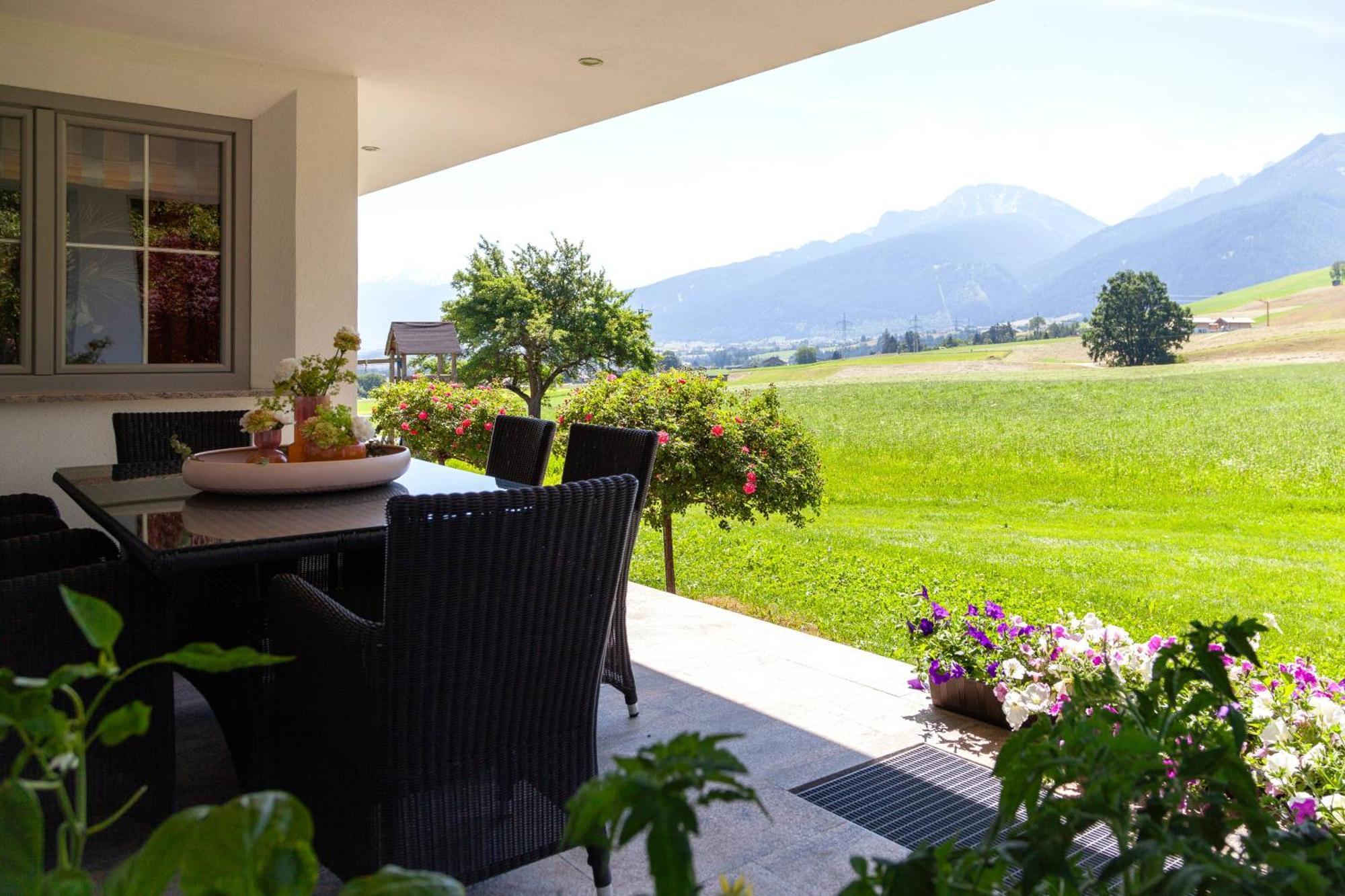Gaestehaus Weber Oberperfuss Exterior foto